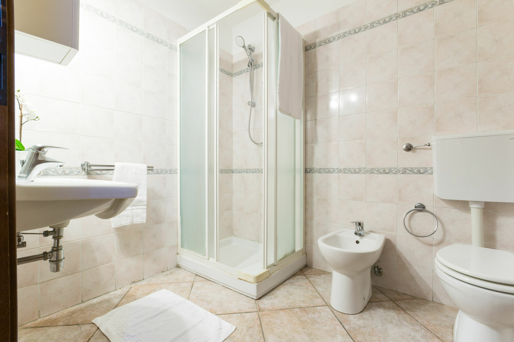 Senzanome - Old Town - Bologna Appartement Buitenkant foto